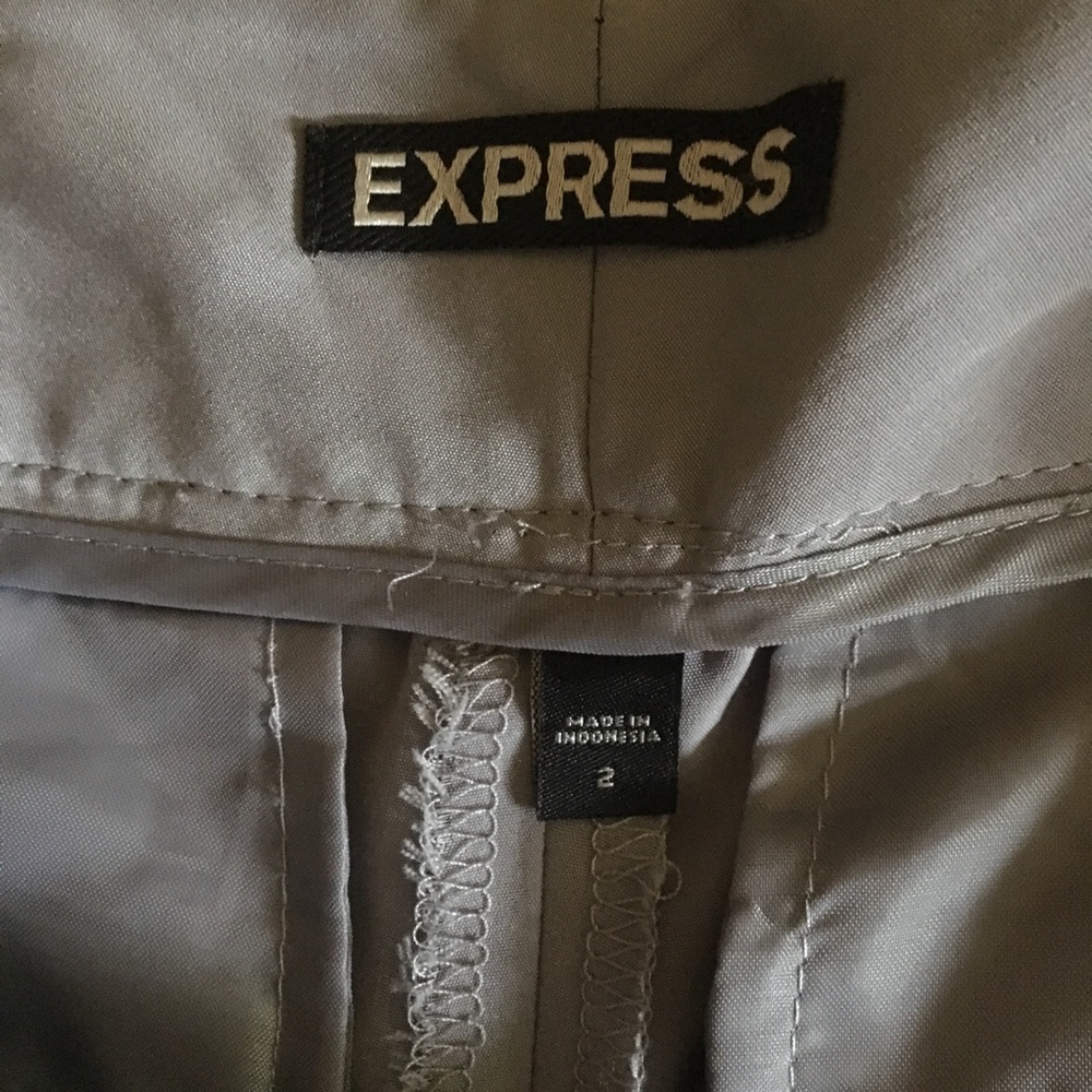 Express Shorts - Picture 6 of 6